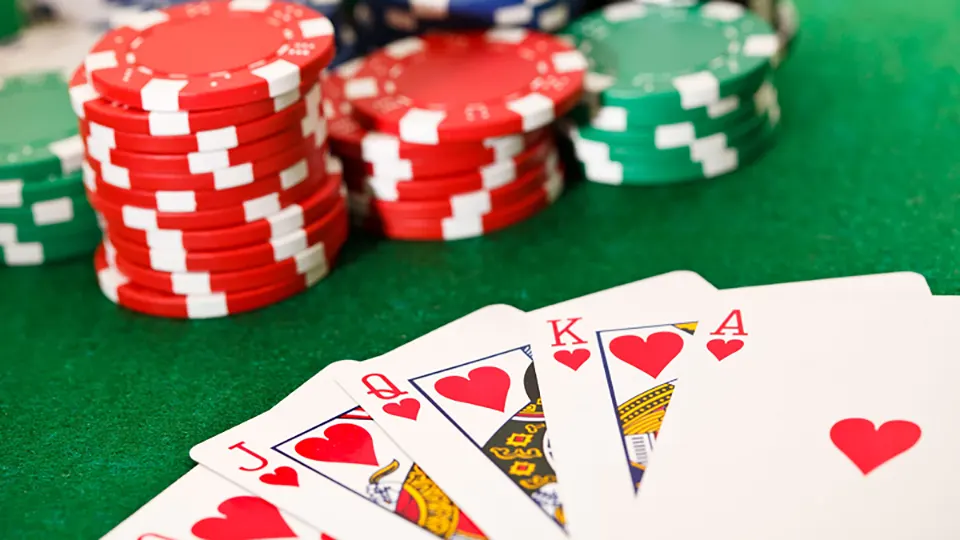 poker trực tuyến hợp pháp